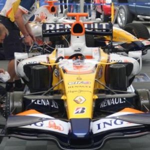 ING Renault F1 Pitbox
